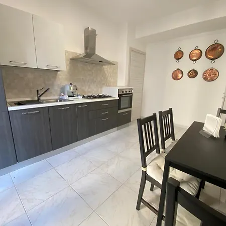 Adinhome Acicastello Daire